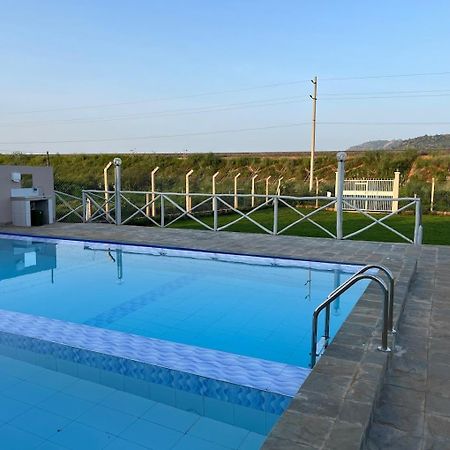 1 Bedroom Fully Furnished Luxurious Apartment Voi Town Eksteriør billede